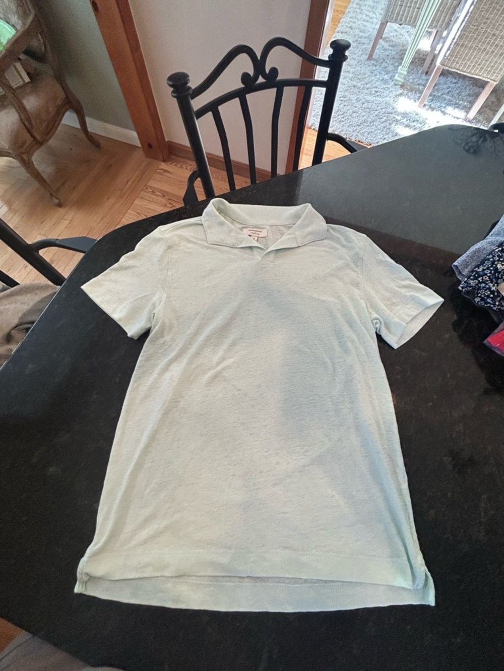 Banana Republic Mens Short-Sleeve Polo Shirt in Light Green. Size Medium